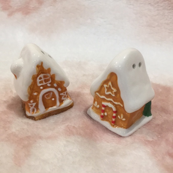 Ceramic Christmas Gingerbread House Mini Salt & Pepper Shaker Set of Two NWOT - Picture 10 of 10